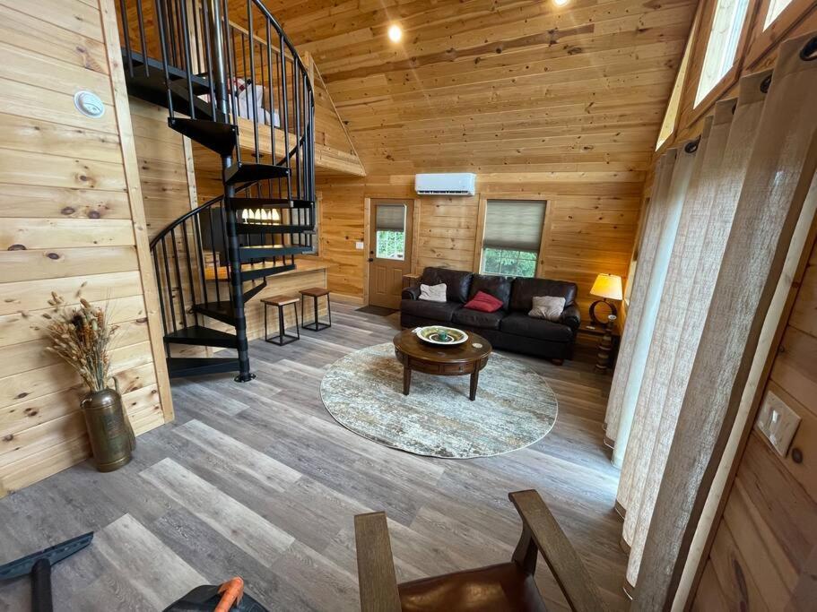 Cozy 1 Bedroom Cabin In The Heart Of Jonesborough ภายนอก รูปภาพ